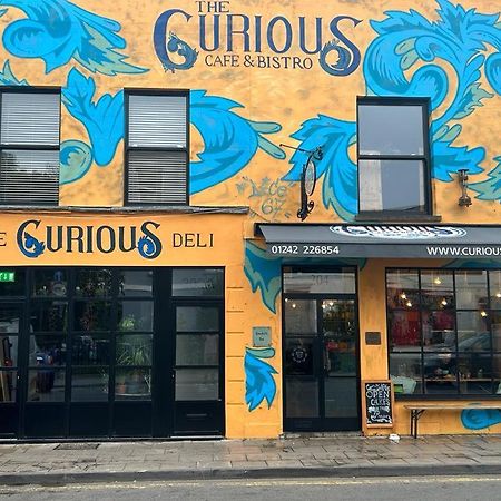 The Curious Apartment, Cheltenham Exterior foto