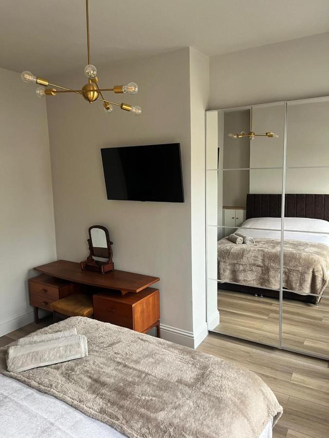 The Curious Apartment, Cheltenham Exterior foto